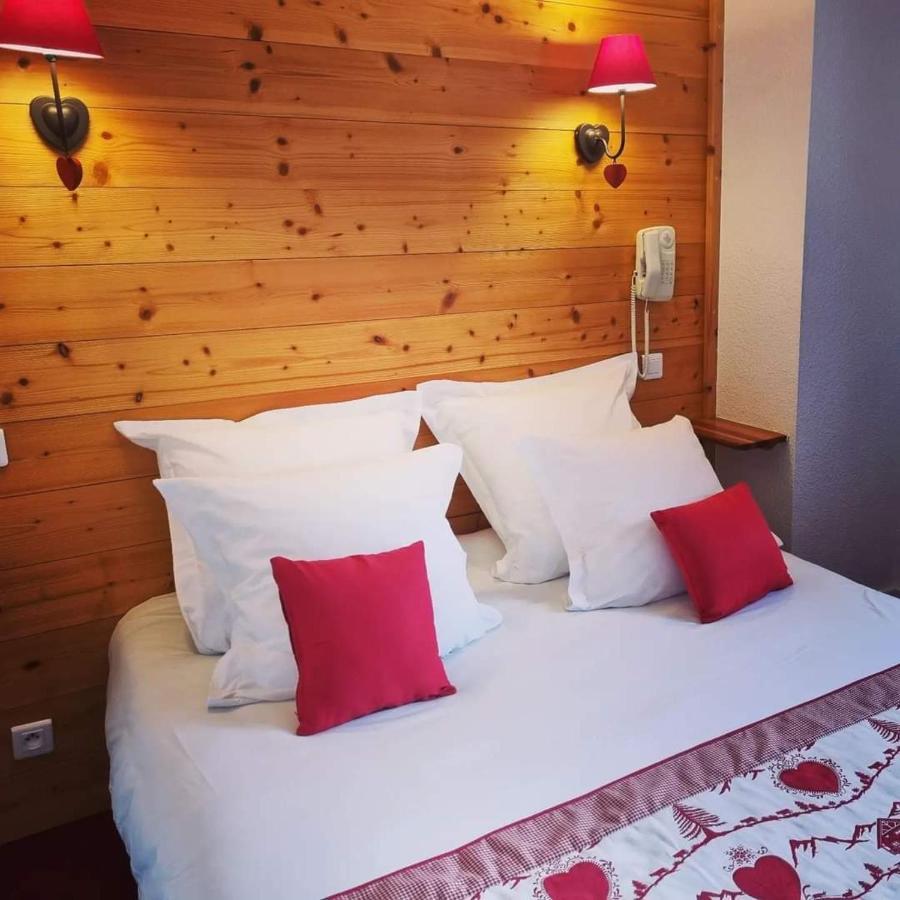 Hotel Les Charmilles Besse-et-Saint-Anastaise Eksteriør bilde