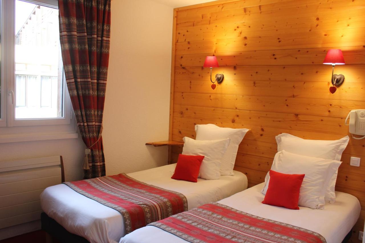 Hotel Les Charmilles Besse-et-Saint-Anastaise Eksteriør bilde