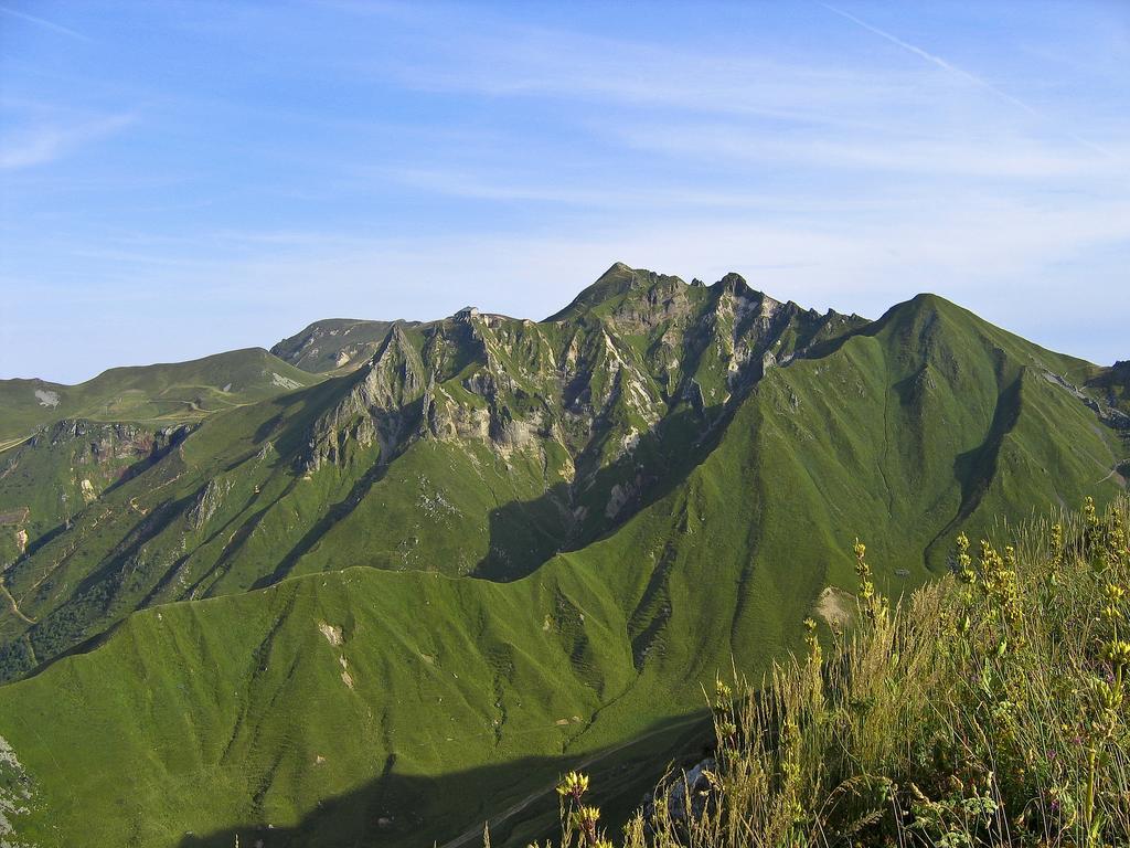 Hotel Les Charmilles Besse-et-Saint-Anastaise Eksteriør bilde