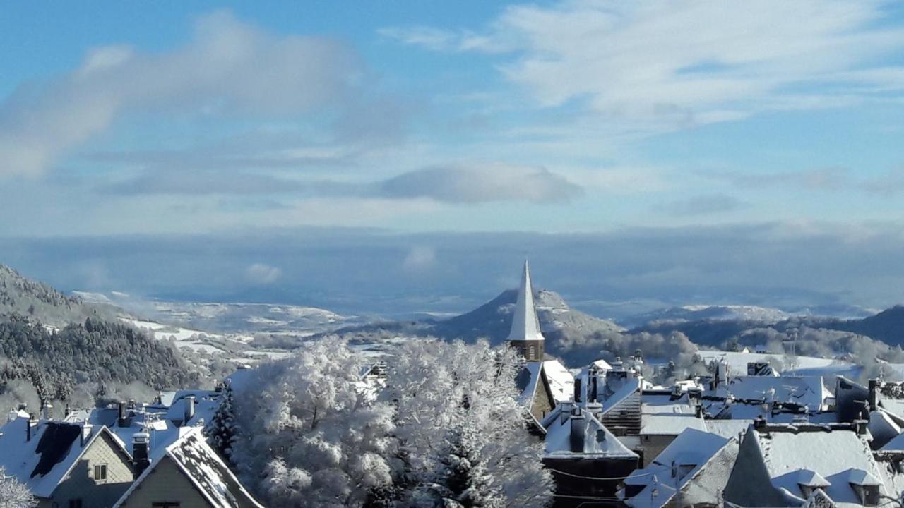 Hotel Les Charmilles Besse-et-Saint-Anastaise Eksteriør bilde